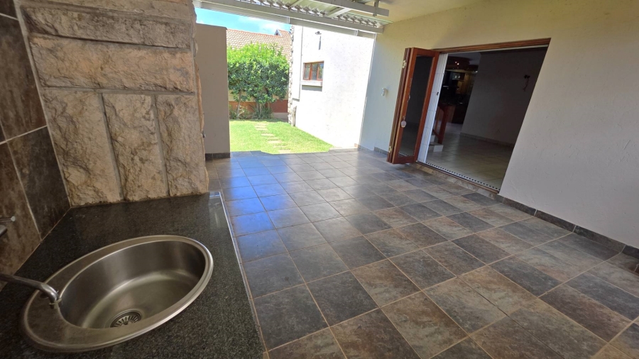 4 Bedroom Property for Sale in Ifafi North West